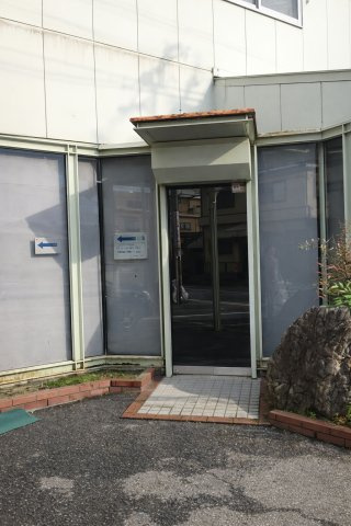 八尾市郡川2丁目　工場・店舗のエントランス
