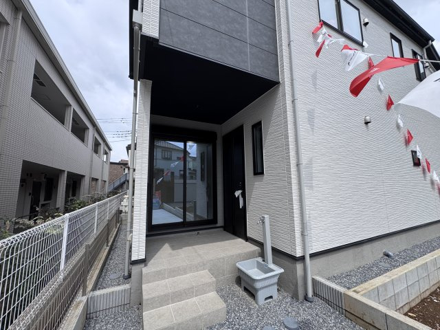 松戸市緑ヶ丘２丁目新築戸建【緑ヶ丘小学校：3分】のエントランス|エントランス・玄関ポーチ