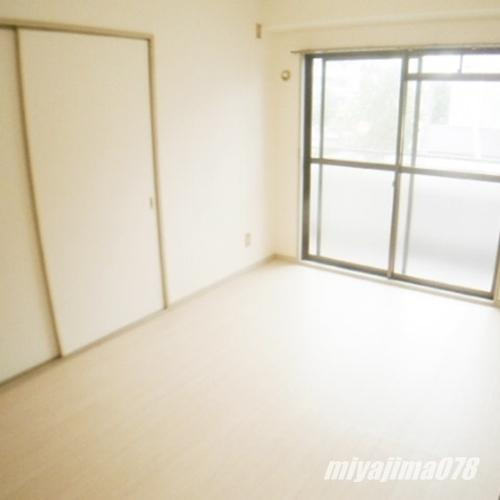 サンパレス21六甲永手の洋室|コンパクトで使いやすい洋室です