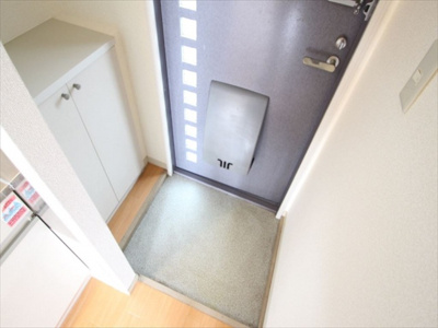 【玄関】 | フローラル東岡山A