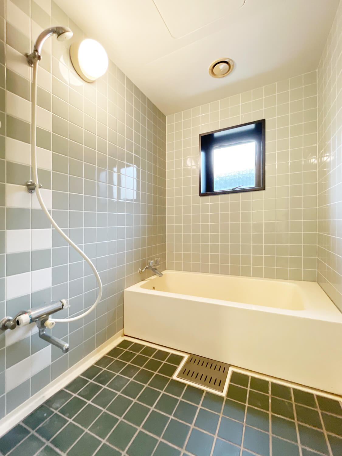 芦屋山手町アーバンライフの浴室|シャワー水栓交換予定