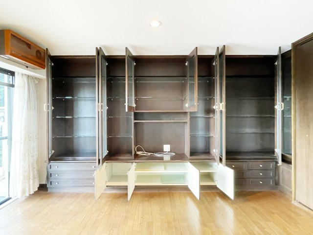 芦屋山手町アーバンライフの居間・リビング|収納家具は洋室に移動予定