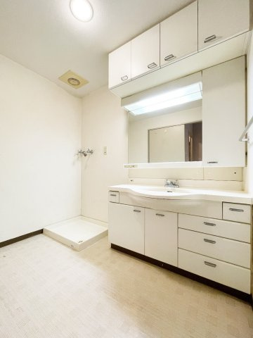 芦屋山手町アーバンライフの洗面所|使いやすい洗面所です