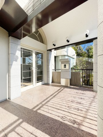 芦屋山手町アーバンライフのエントランス|建物の内部です