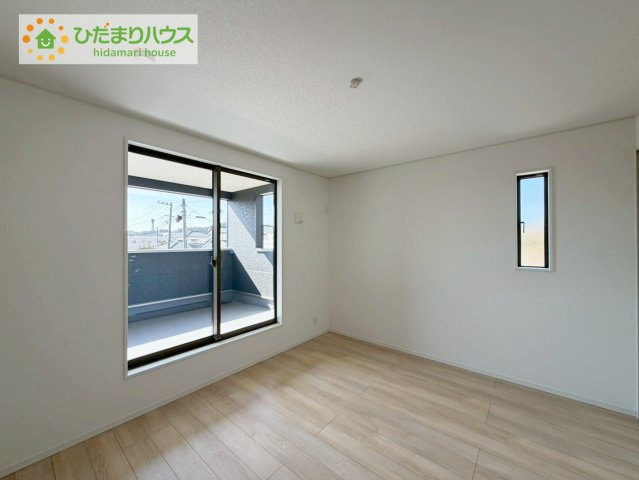 いわき市小名浜下神白第３　新築戸建　2号棟の寝室|広めの主寝室は、ベッドの他にもパソコンデスクやドレッサーなども置けちゃいます(*^-^*)