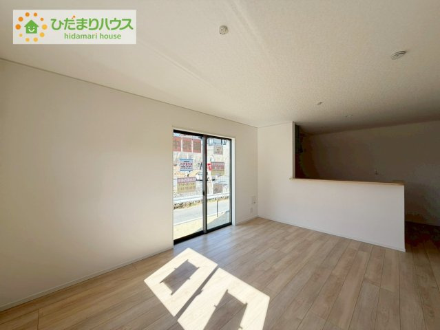 いわき市小名浜下神白第３　新築戸建　2号棟の居間・リビング|リビングの窓からはあたたかな日差しが差し込みます(*'▽')