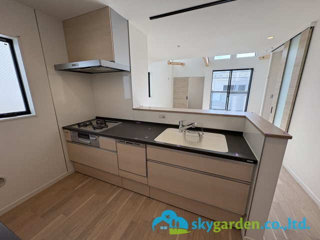 茅ヶ崎市緑が浜　新築戸建　全2棟1号棟のキッチン|食洗機付きのシステムキッチン