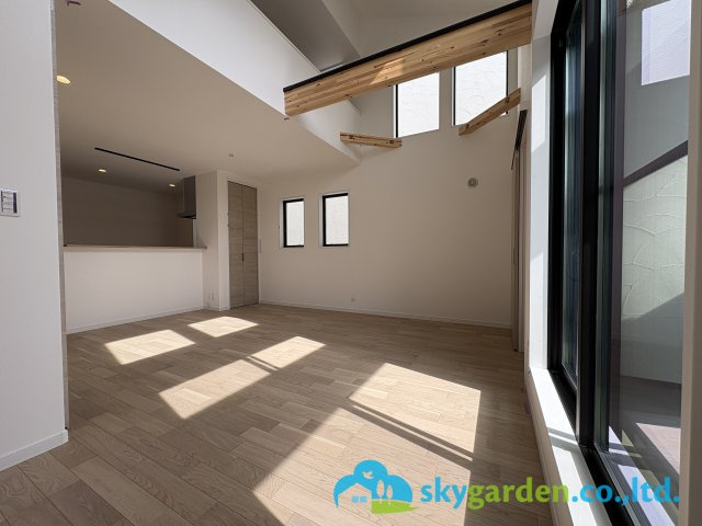 茅ヶ崎市緑が浜　新築戸建　全2棟1号棟の居間・リビング