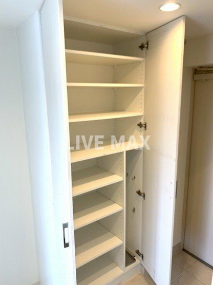 シューズボックス