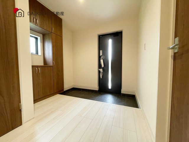【玄関】 | Livele Garden.S　加須市日出安　新築戸建　全3棟　1号棟