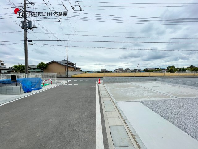 【前面道路含む現地写真】 | Livele Garden.S　加須市日出安　新築戸建　全3棟　1号棟