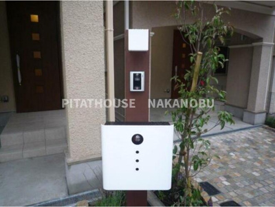 【エントランス】 | デザインコート旗の台