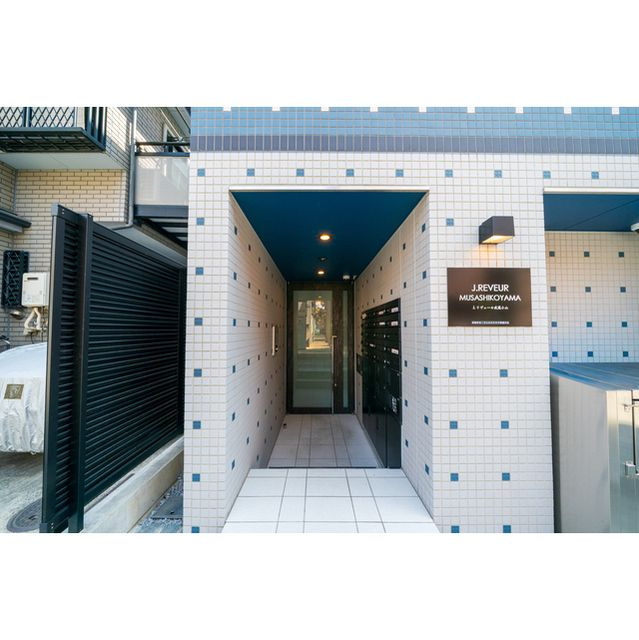 Ｊ．リヴェール武蔵小山のエントランス