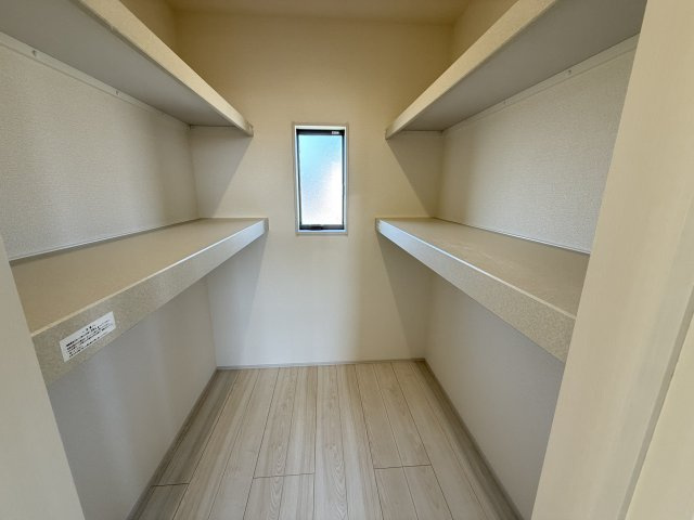 リーブルガーデンＳ第9前橋富士見町原之郷　1号棟の収納|2階:洋室1収納 ウォークインクローゼット2です