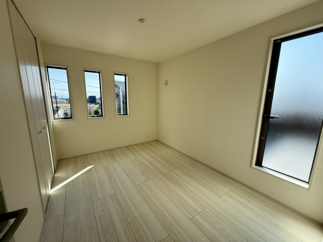 リーブルガーデンＳ第9前橋富士見町原之郷　1号棟の洋室|2階:洋室3です