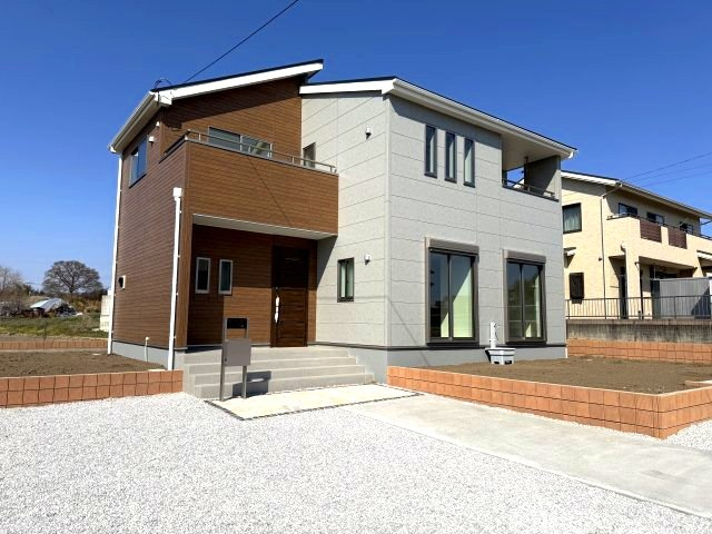 リーブルガーデンＳ第9前橋富士見町原之郷　1号棟の外観|前橋市富士見町原之郷に新築住宅が完成しました！限定１棟です！
落ち着いた雰囲気の外観です♪
ご都合に合わせていつでもご見学頂けますのでお気軽にお問い合わせください。