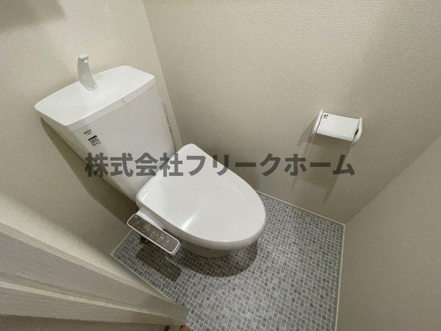 武蔵野市吉祥寺南町３丁目の賃貸マンションのトイレ