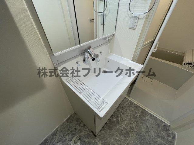 武蔵野市吉祥寺南町３丁目の賃貸マンションの独立洗面台