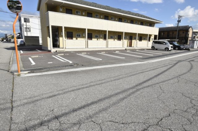 【駐車場】 | 14 Karat