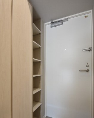 【玄関】 | アルファレガロ南中央町