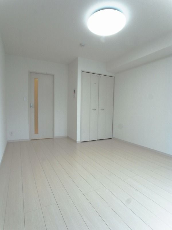 リブリ・シャドゥールの洋室