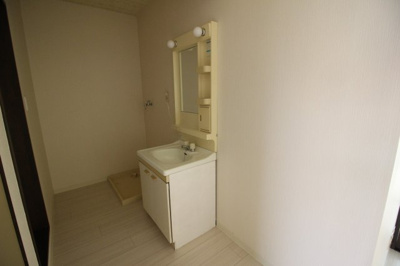 【洗面所】 | シャンポール中川