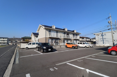 【駐車場】 | シャトル春水 B棟