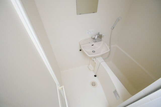 レオパレス英の浴室