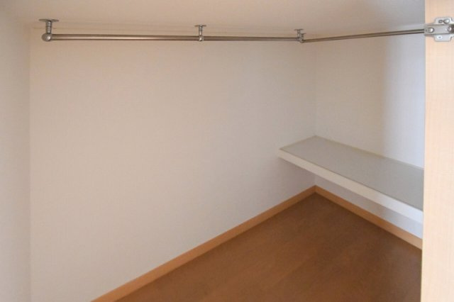 レオパレス英の収納