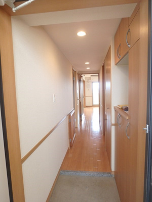 【玄関】 | カーサフィオーレ西市駅前