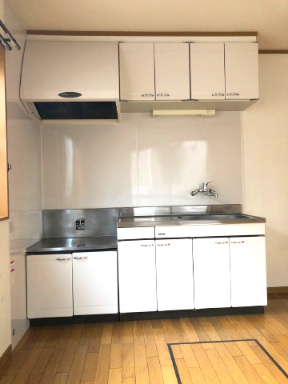 【キッチン】 | ワンブリッジイースト | 吊り戸棚付キッチン　※左右反転・イメージ