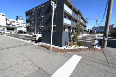 【駐車場】 | TORISIAキラリ