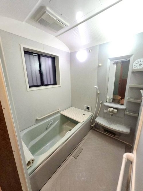 守口市南寺方東通1丁目　戸建の浴室