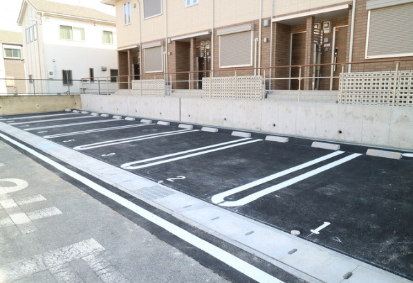 D-room高丘 の駐車場