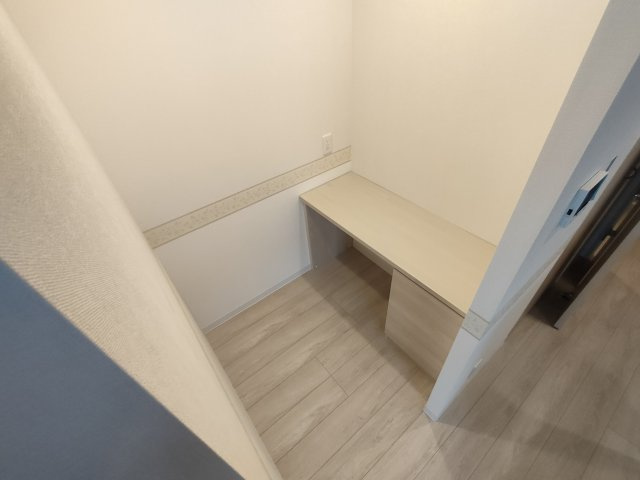 【その他】 | グランエスポワール | リビングの隣接する勉強・仕事・趣味スペースです