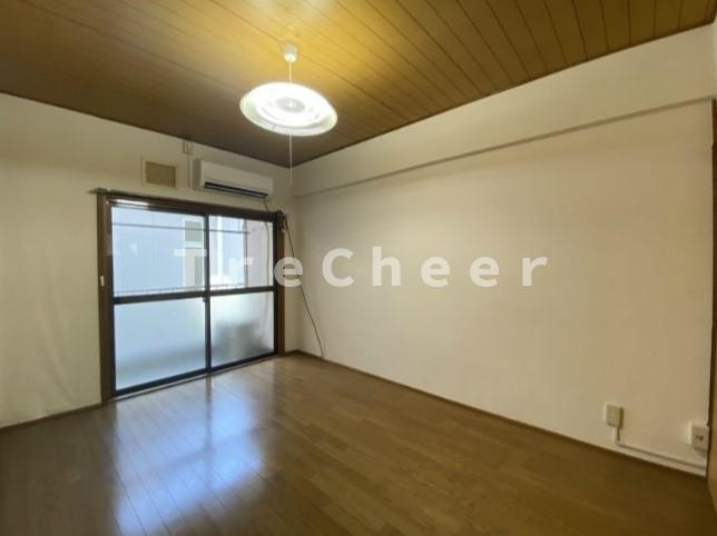 岡田荘の居間・リビング