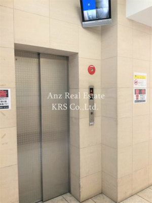 【その他共用部分】 | アリス・マナーガーデン新町 | エレベーターは防犯カメラが付いているので、安心です♪