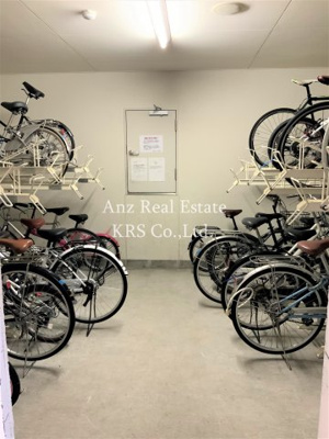 【その他】 | アリス・マナーガーデン新町 | サイクルスタンド付きの屋内駐輪場です！