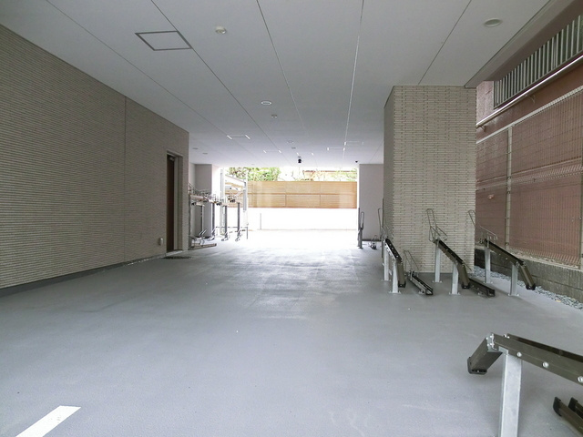 パークアクシス西巣鴨の駐車場|駐輪場もきっちり♪