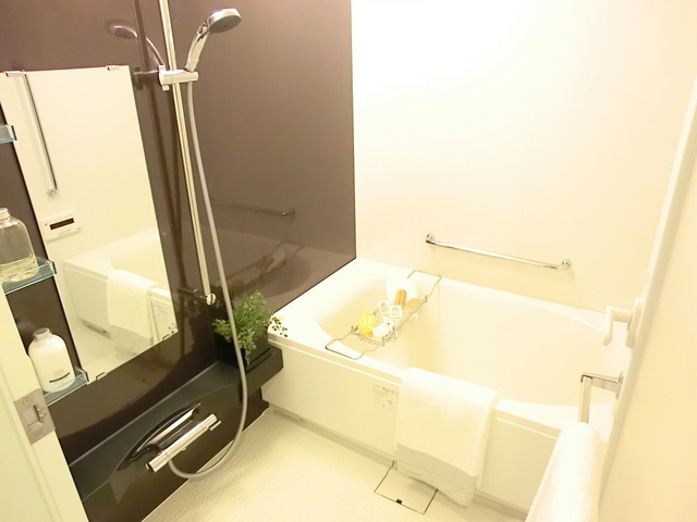 パークアクシス西巣鴨の浴室|ブラウンの配色がオシャレなお風呂♪