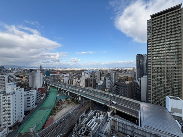【展望】 | 【物件からみた眺望】周りに高い建物が少なく、広く大阪の景色をお楽しみいただけます☆