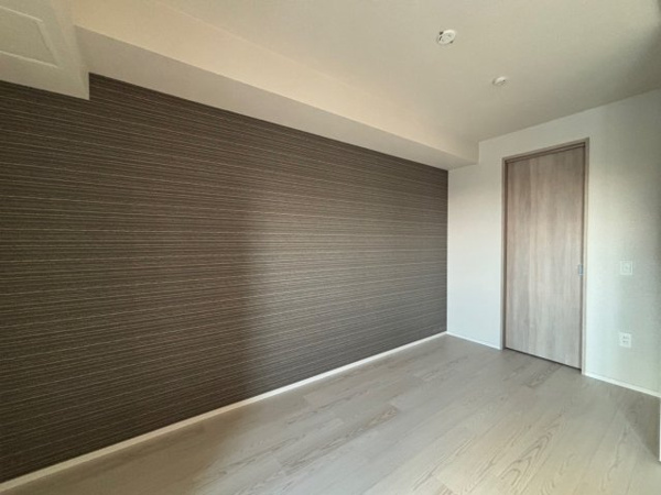 【洋室】 | 【洋室】約5.5帖の洋室☆WICもありお部屋を広くお使いいただけます◎