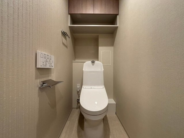 【トイレ】 | 【トイレ】清潔感もあり、シンプルなデザインなのでインテリアも楽しめます◎