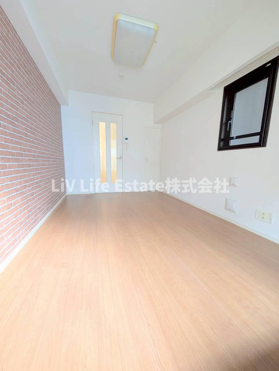 ヒバリーヒルズの洋室