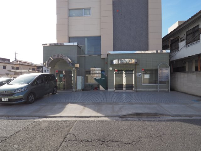 高崎あら町ビルの駐車場