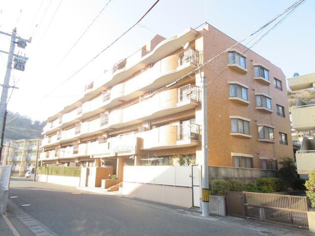 ライオンズマンション春日ガーデンの外観