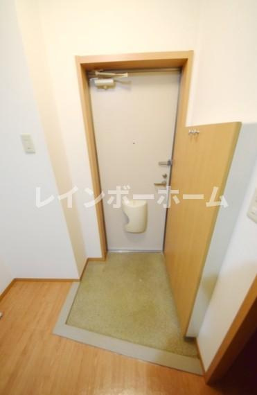 グランデ十番館の玄関|※別部屋参照写真となります。