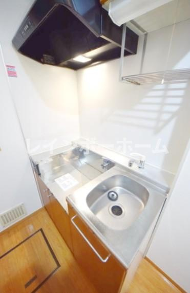 グランデ十番館のキッチン|※別部屋参照写真となります。