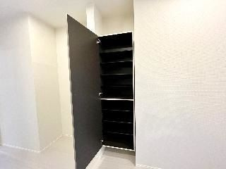 コルナスの収納|ちょっとした収納スペースも充実しています