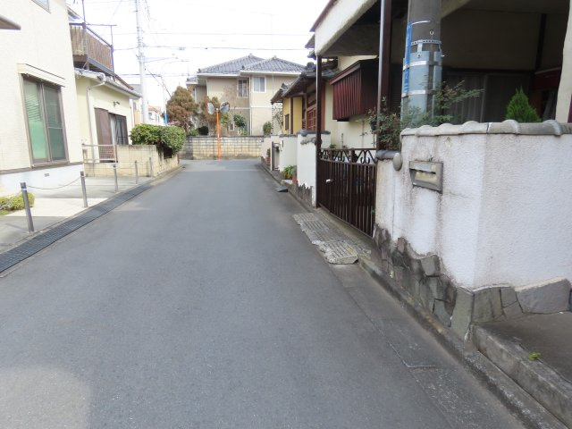 坂戸市関間売地の前面道路含む現地写真